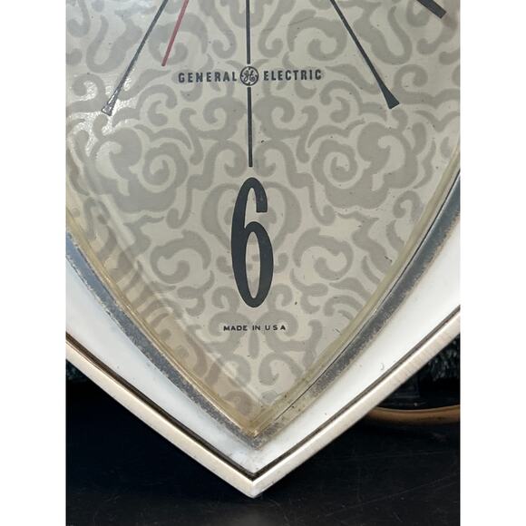 GE White Electric Atomic Wall Clock Model 2159 Works! - Picture 9 of 12